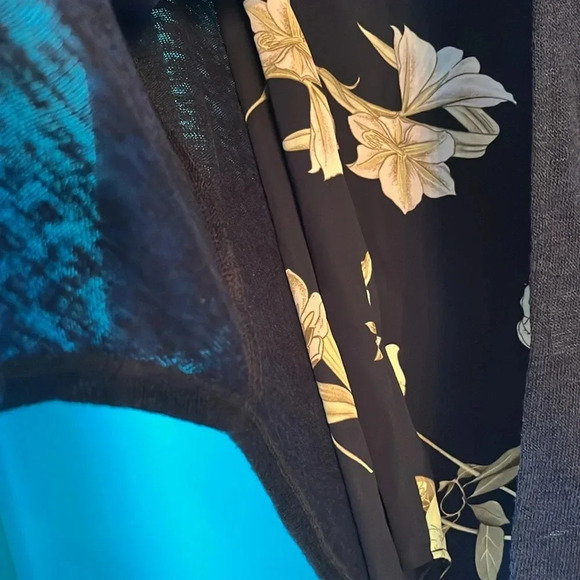 Sweater / blouse - Picture 3 of 3